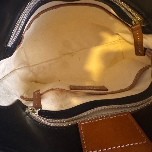 Dooney & Bourke Raleigh Small Roxy Bag. - Picture 10 of 14